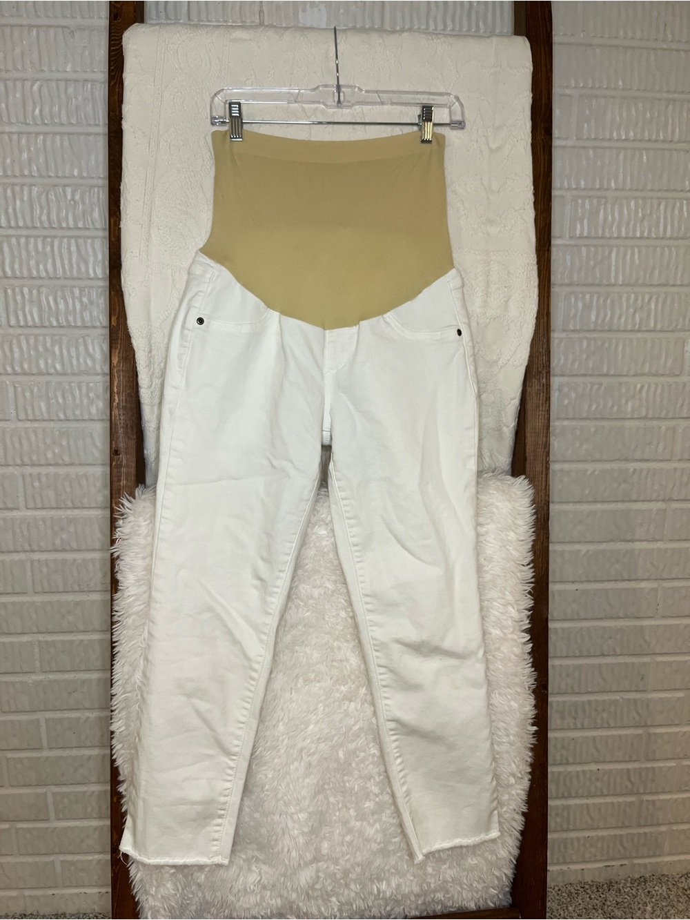 A:Glow White Women’s 8 Maternity Skinny Jeans